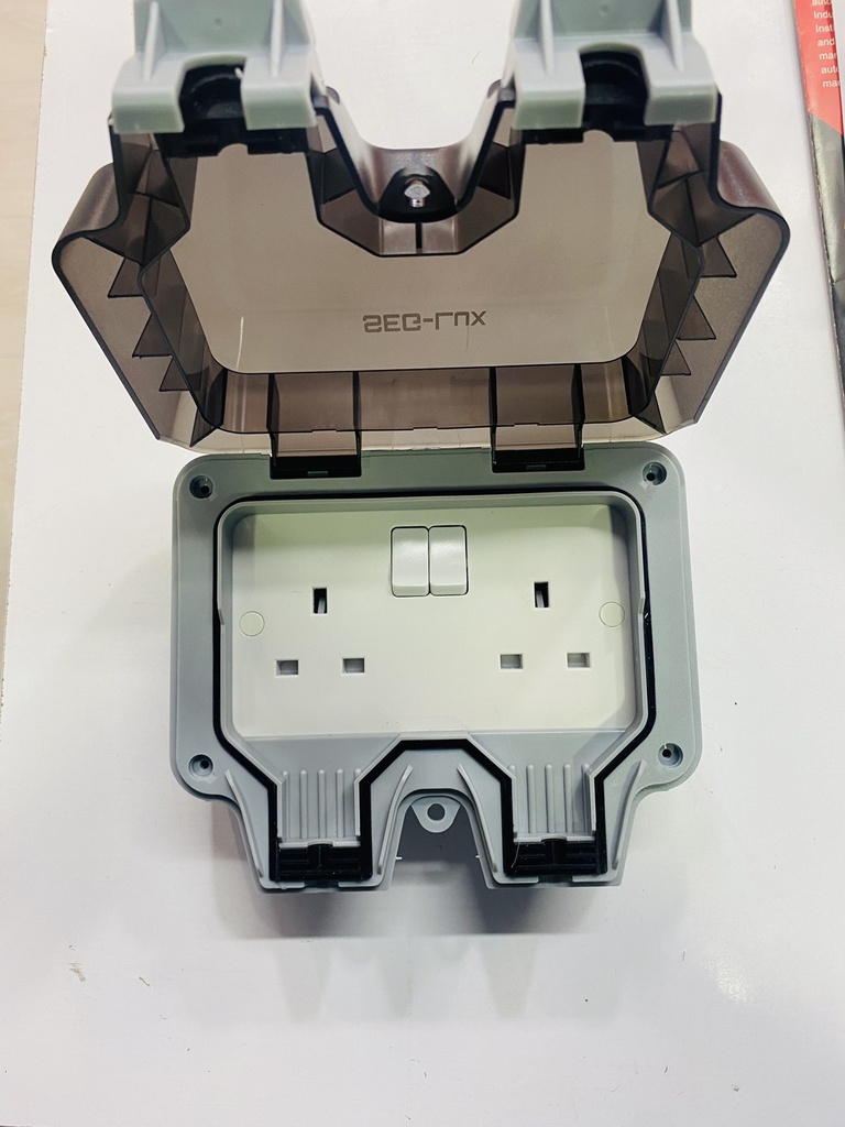 WEATHERPROOF SOCKET SWITCH 13A DOUBLE S/S CH