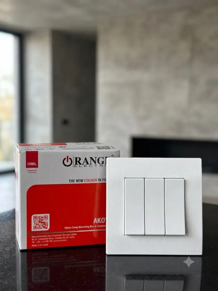 ORANGE AKOYA WHITE 16A 3 GANG 2 WAY SWITCH (260-0230)