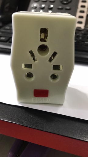 [1430] THREE PIN PLUG ADAPTER 13A